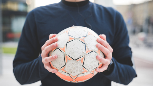 Wirtschaft und Sport gehen die Talente aus – wie bleibt man beim Nachwuchs am Ball?