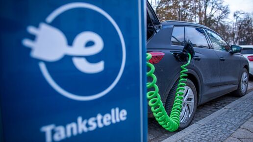 Elektromobilität: Zahl der Ladesäulen hält mit E-Auto-Verkäufen nicht Schritt
