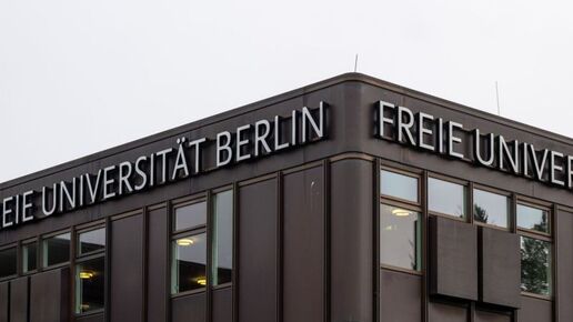 Palästina-Aktivisten im Hof der Berliner FU: Räumung angekündigt