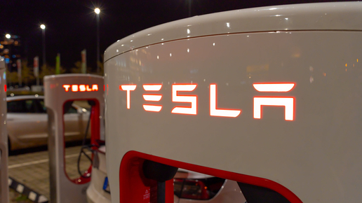 500 Millionen Dollar für Supercharger: Tesla holt gefeuerte Mitarbeiter zurück