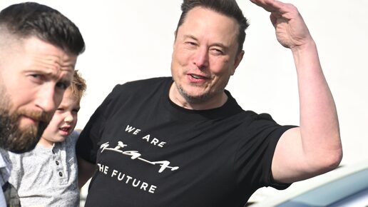 Tesla gibt Geld für Anzeigen aus, um bei den Anlegern für das 55-Milliarden-Dollar-Gehalt von Elon Musk zu werben