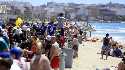Urlauber-Hotspot am Mittelmeer greift durch – drastische Strafe für bizarre Begleitung