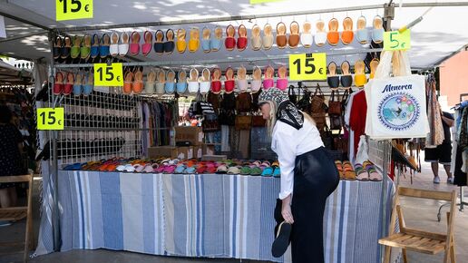 Touristen droht Mega-Bußgeld in Spanien für Kauf von gefälschter Straßenware