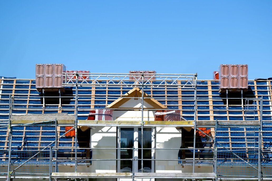 Wohnungsbau zieht an: 30 % mehr Genehmigungen im Juli – doch reicht das?