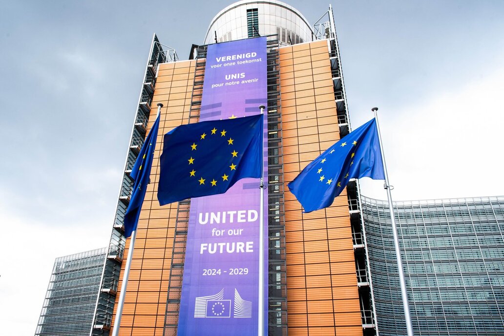 EU verlangt von Apple, Google & Co. Auskunft zu Betrugsschutz – Verfahren möglich
