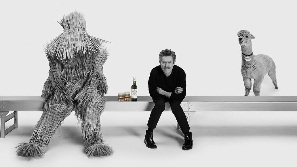 Laphroaig macht Geschmack filmreif – Willem Dafoe im Zentrum der „Unphorgettable“-Kampagne
