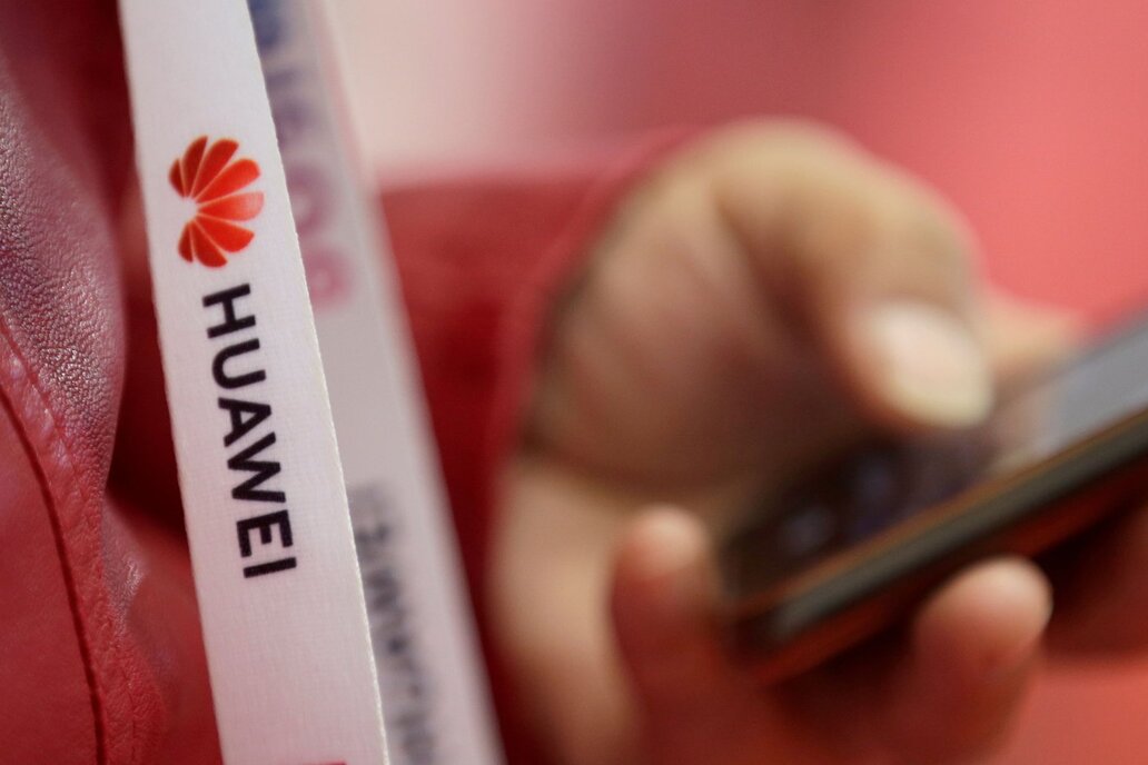 Huawei wirbt mit transparentem Glasfaserkabel – und weckt politische wie sicherheitstechnische Bedenken