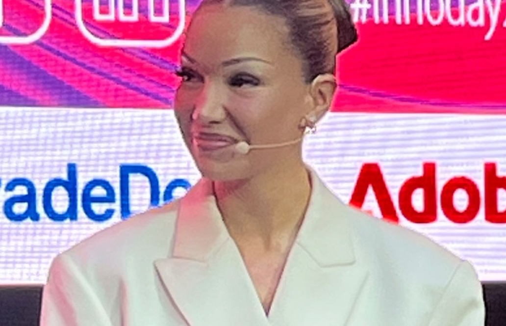 Shirin David positioniert sich als strategische Marke im Spannungsfeld zwischen Musik, Beauty und Unternehmertum