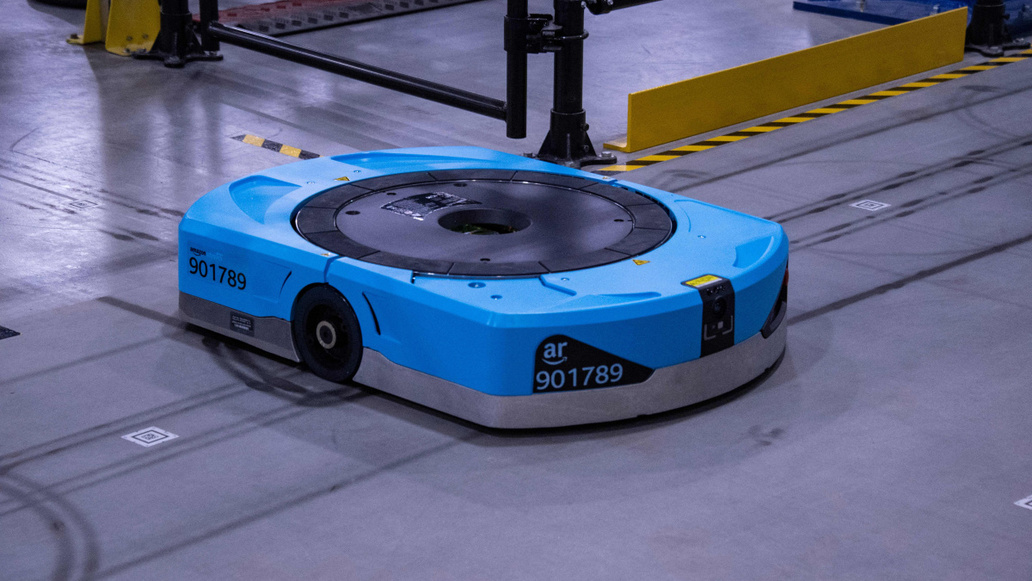 Roboter statt Menschen: Amazon könnte 600.000 Stellen mit Robotern besetzen