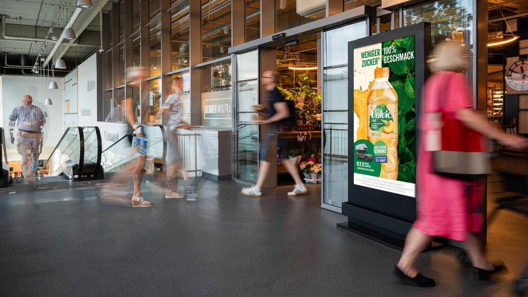 Retail Media im Praxistest: Danone steigert Absatz mit Volvic-Kampagne bei Edeka