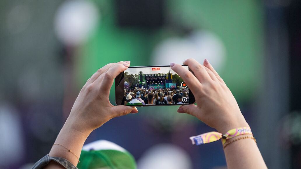 Mobilfunkanbieter melden explodierenden Daten-Verkehr