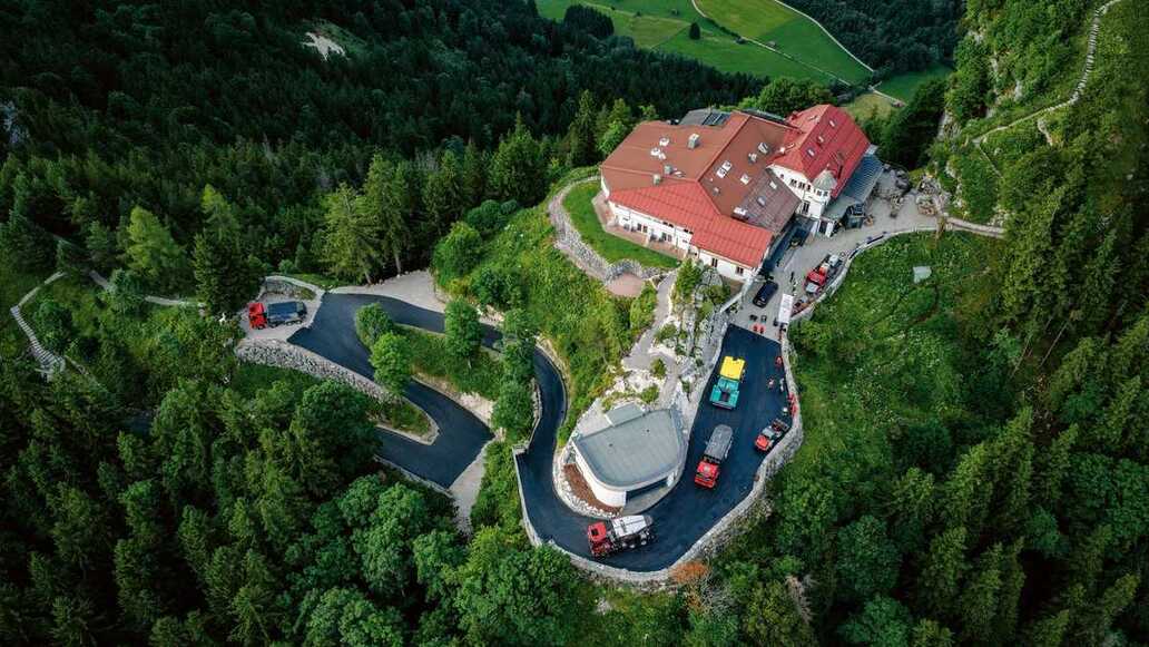 Asphalteinbau am Falkenstein: Präzisionsarbeit auf 1.277 Metern Höhe