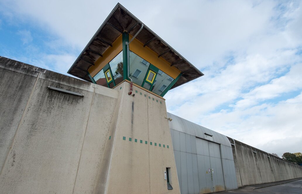 Deutschlands gefährlichste Funklücke: Behörden funken offen – trotz Abhör-Risiko