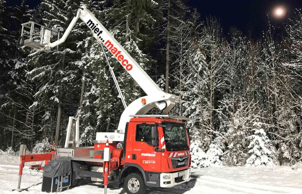 Sicher arbeiten im Winter: mateco gibt Tipps für den Einsatz von Arbeitsbühnen auf Baustellen
