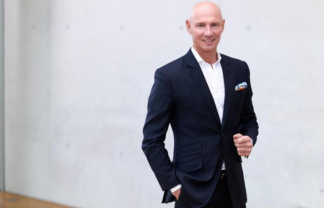 Lufthansa-CMO Olivier Krüger erklärt neue Dachmarkenstrategie der Airline-Gruppe