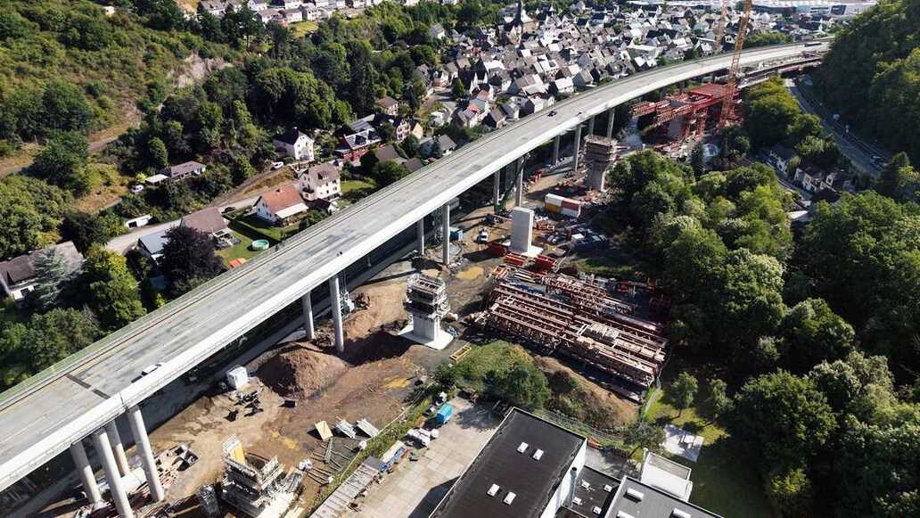 Ersatzneubau Talbrücke Sechshelden: Brückenbau an der A45 unter komplexen Bedingungen