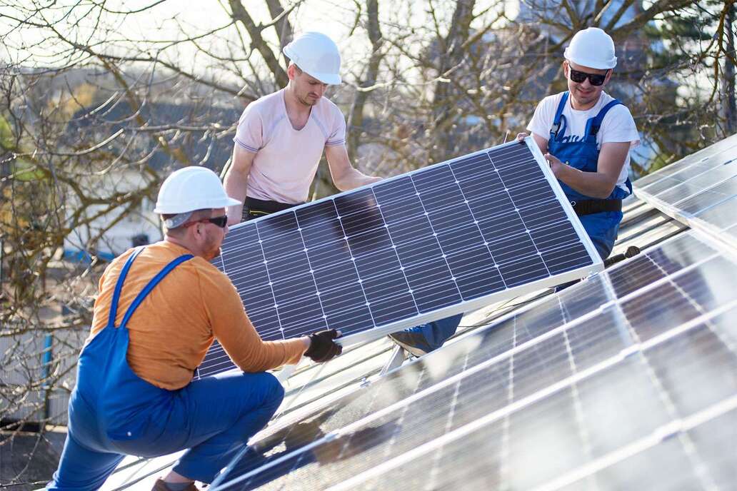 Trendwende im Bau: Solarmarkt schwächelt, Wärmepumpen treiben Nachfrage