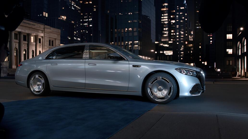 Mercedes-Maybach nutzt „Der Teufel trägt Prada 2“ für globale Luxuskampagne „The Art of Arrival“