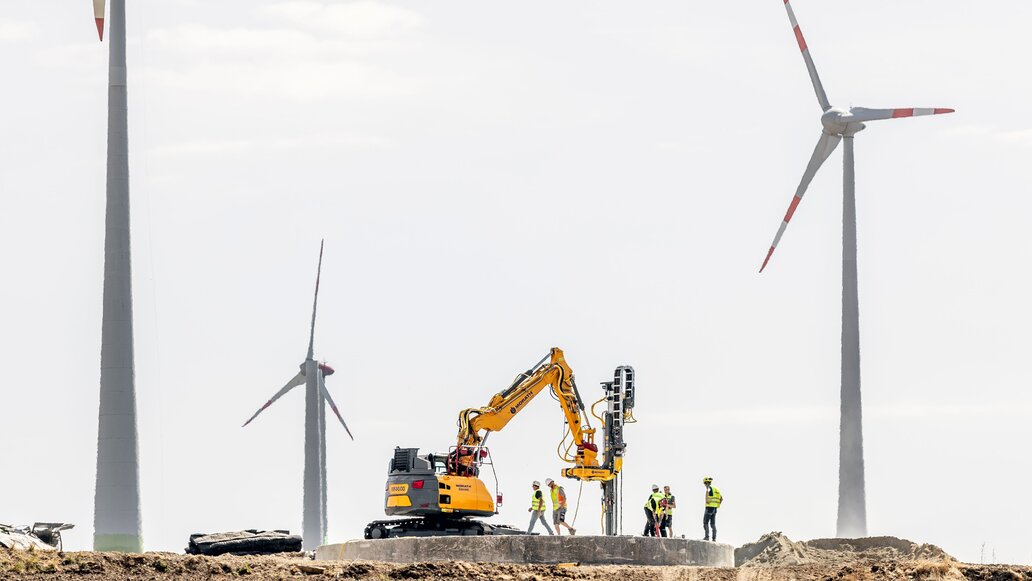 IG Bauen-Agrar-Umwelt: Einheitlicher Bau-Lohn in Ost und West ab April – historischer Schritt nach 35 Jahren