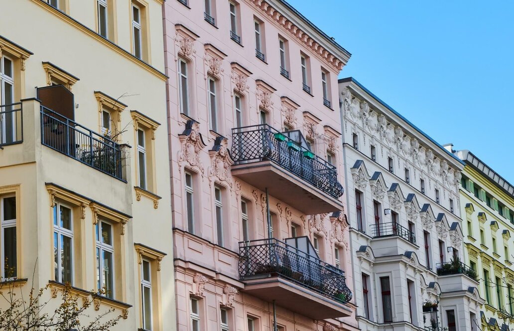Wohnung als Kapitalanlage: Rendite oft geringer als gedacht – steigende Zinsen und Kosten drücken Erträge
