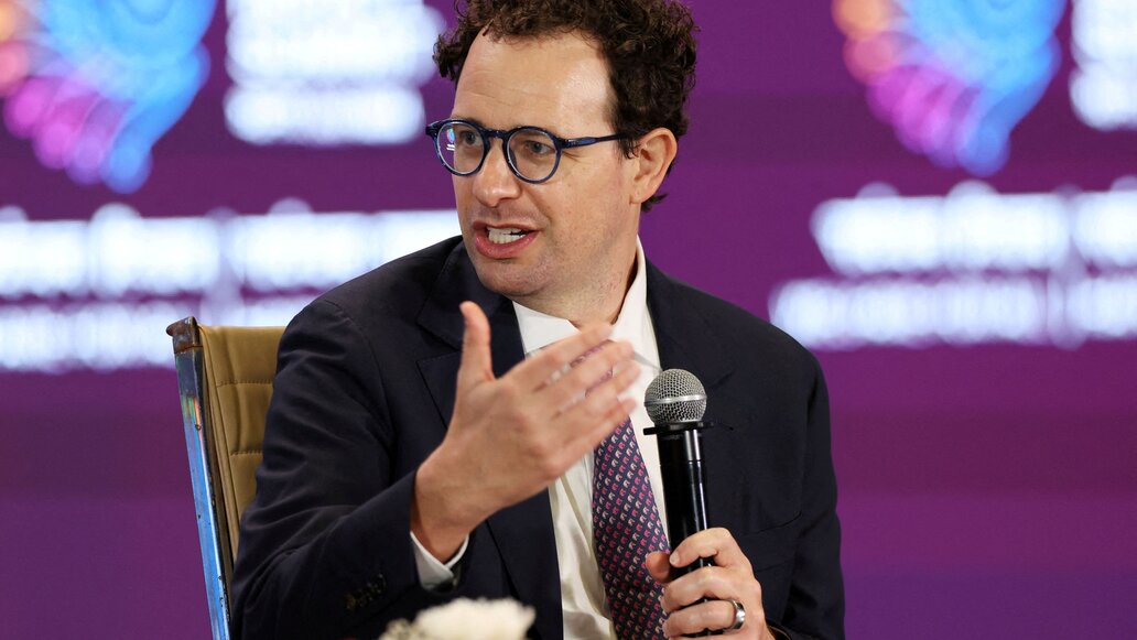 Anthropic und US-Regierung nähern sich an: Gespräche über Sicherheit und KI-Modell „Mythos“