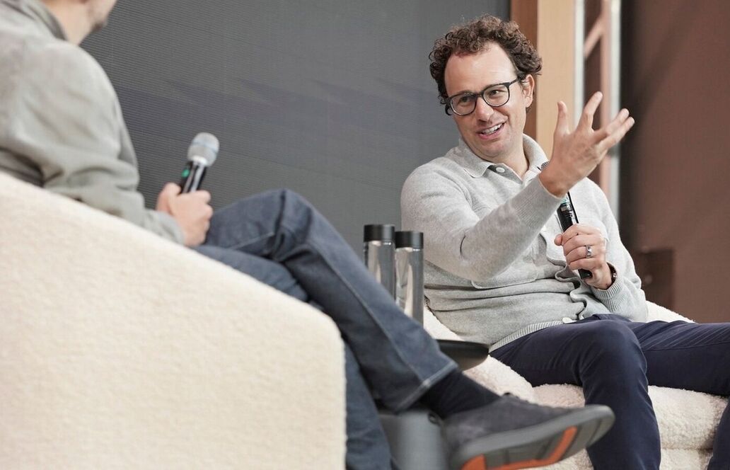 KI-Wettrennen: Anthropic holt OpenAI bei wichtiger Kennzahl ein