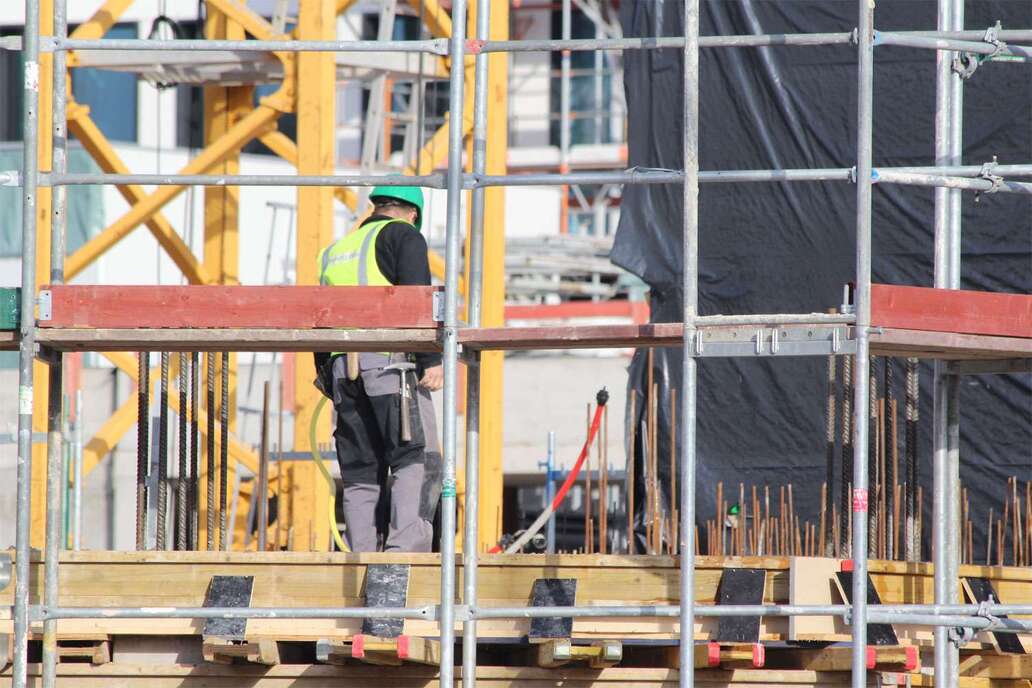 Wohnungsbau-Krise spitzt sich zu – 10-Punkte-Plan verspricht bis zu 25 % geringere Baukosten