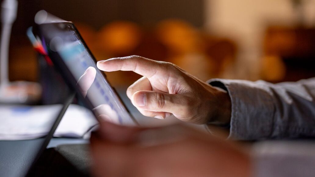 Wer einen Chatbot betreibt, ist für dessen Lügen verantwortlich