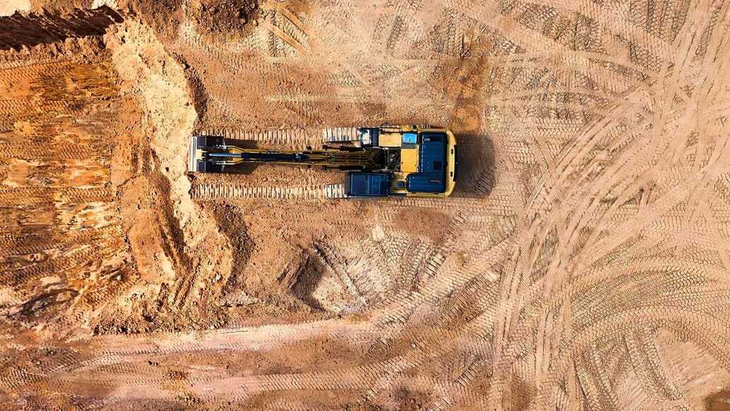 Keine echte Trendwende in Sicht: Tiefbau legt zu, Hochbau bricht ein