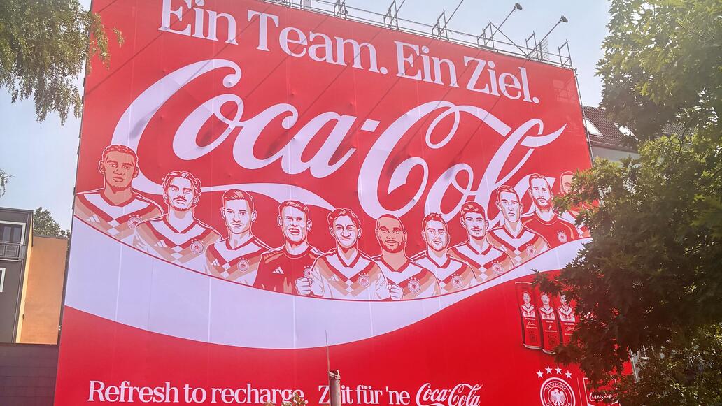 Werbemarkt im Juni: TV-Werbung bricht zur Fußball-WM ein, Online, Radio und OOH punkten