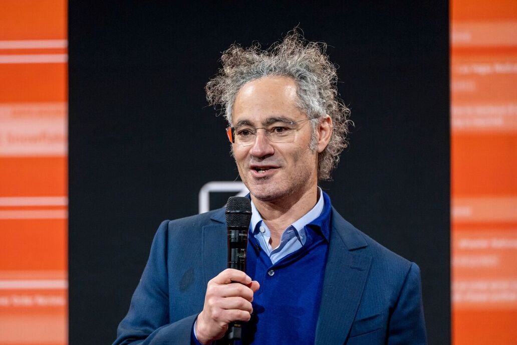 Palantir hebt Jahresprognose an – KI-Nachfrage treibt Umsatz deutlich über Erwartungen