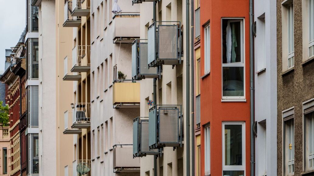 Wohnungsmangel treibt Mieten und Immobilienpreise in Deutschland weiter nach oben