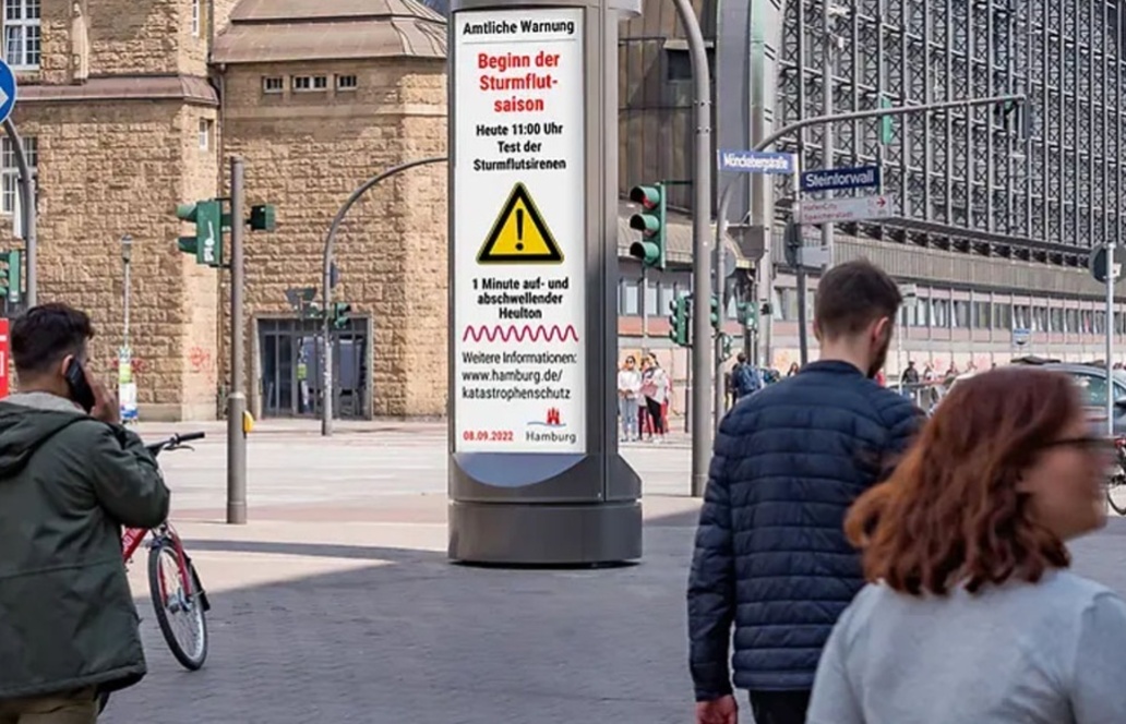 Hamburg begrenzt digitale Außenwerbung und baut analoge Werbeträger ab